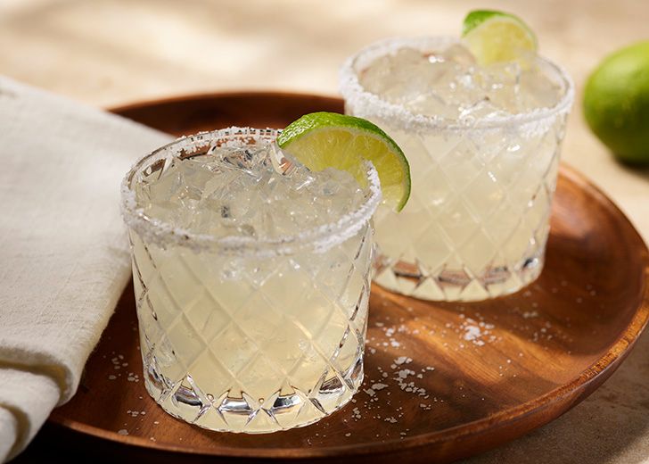 https://www.ohlq.com/globalassets/recipe-images/classicmargarita/classicmargarita_lifestyledesktop.jpg