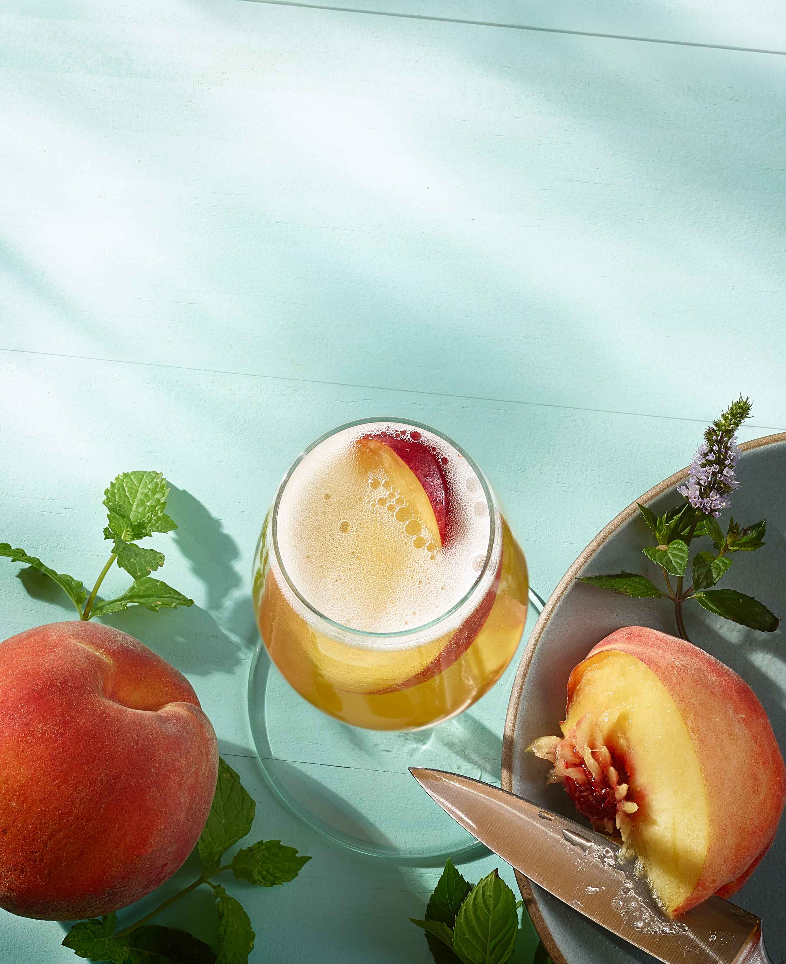 https://www.ohlq.com/globalassets/recipe-images/ginger-peach/ginger-peach-mock-bellini_ingredient-mobile_hero_639.jpg